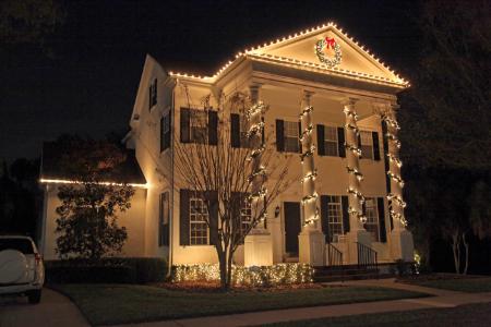 How Much Does Professional Christmas Lighting Installation Cost?